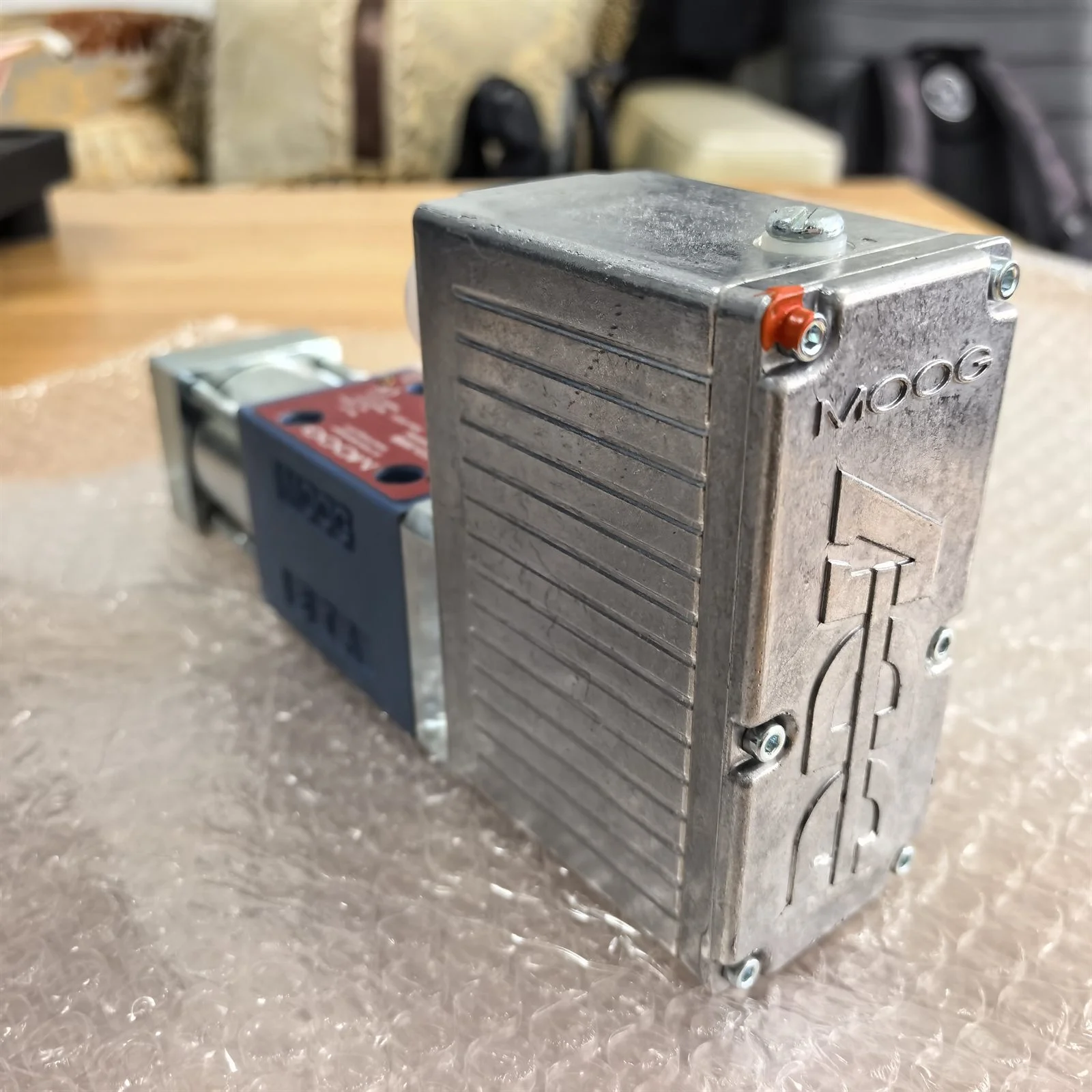 MOOG D633-309B 产品照片 1